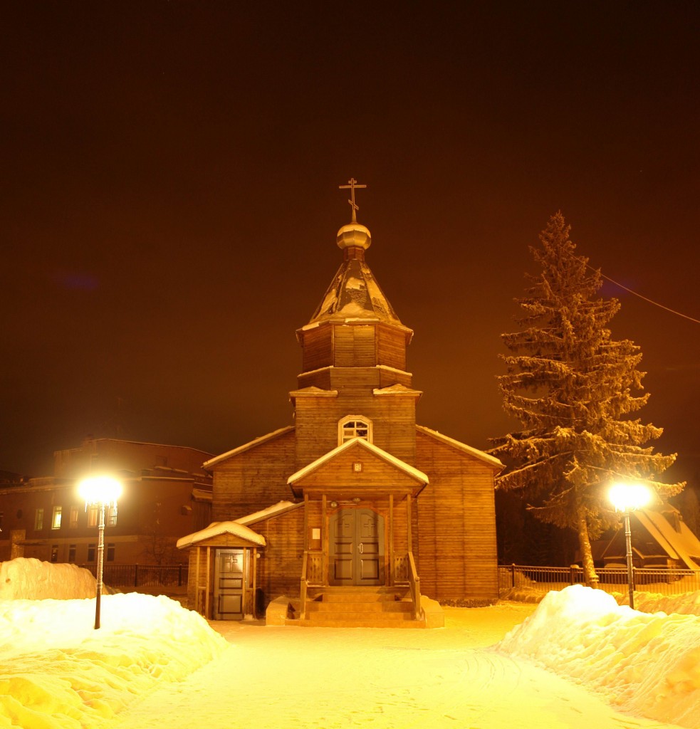 Архангельск ночью храм